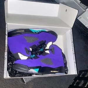 Jordan 5s alternate grape 10/10 never worn 8.5 AIR JORDAN 5 ALTERNATE GRAPE REVIEW & ON FEET + SIZING  main image 4